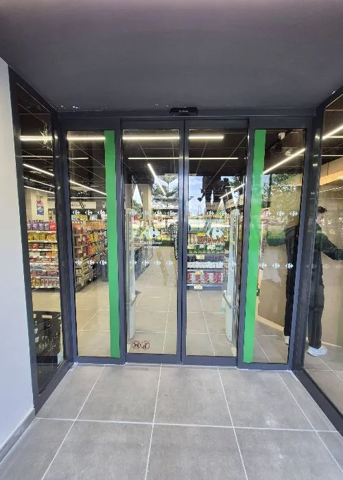 Vinilos Teruel para puertas de cristal comerciales