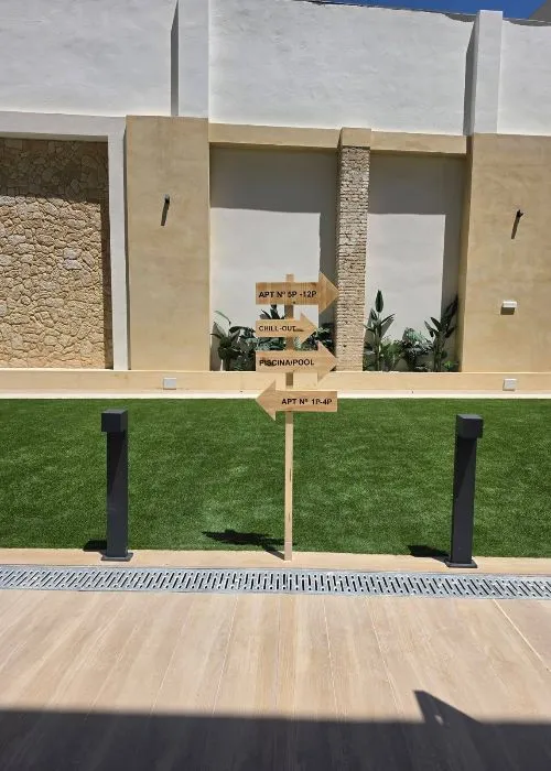Vinilos Castellón para señalética exterior residencial