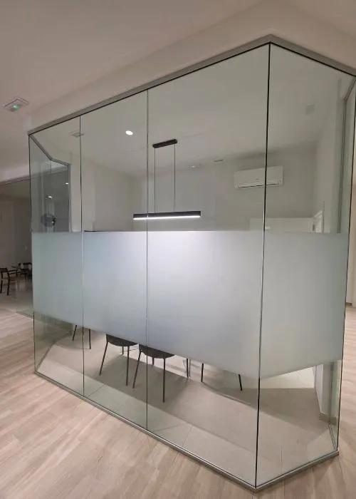 Vinilos Alicante para oficinas y cristales