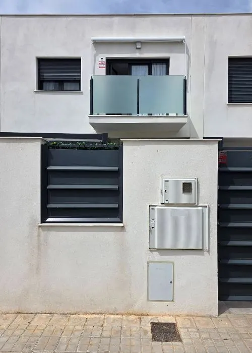 Vinilos Murcia para privacidad en balcón de vivienda